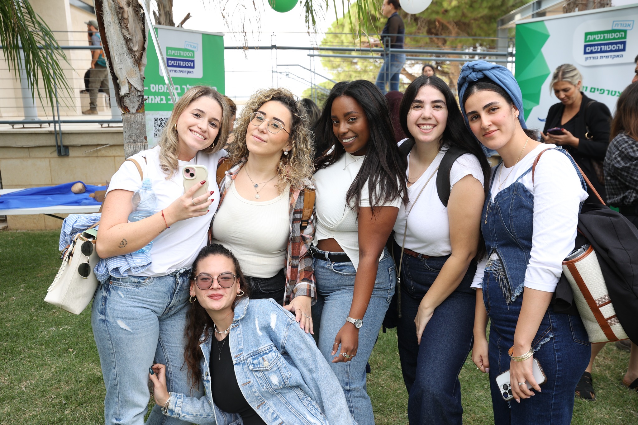 תמונה קבוצתית